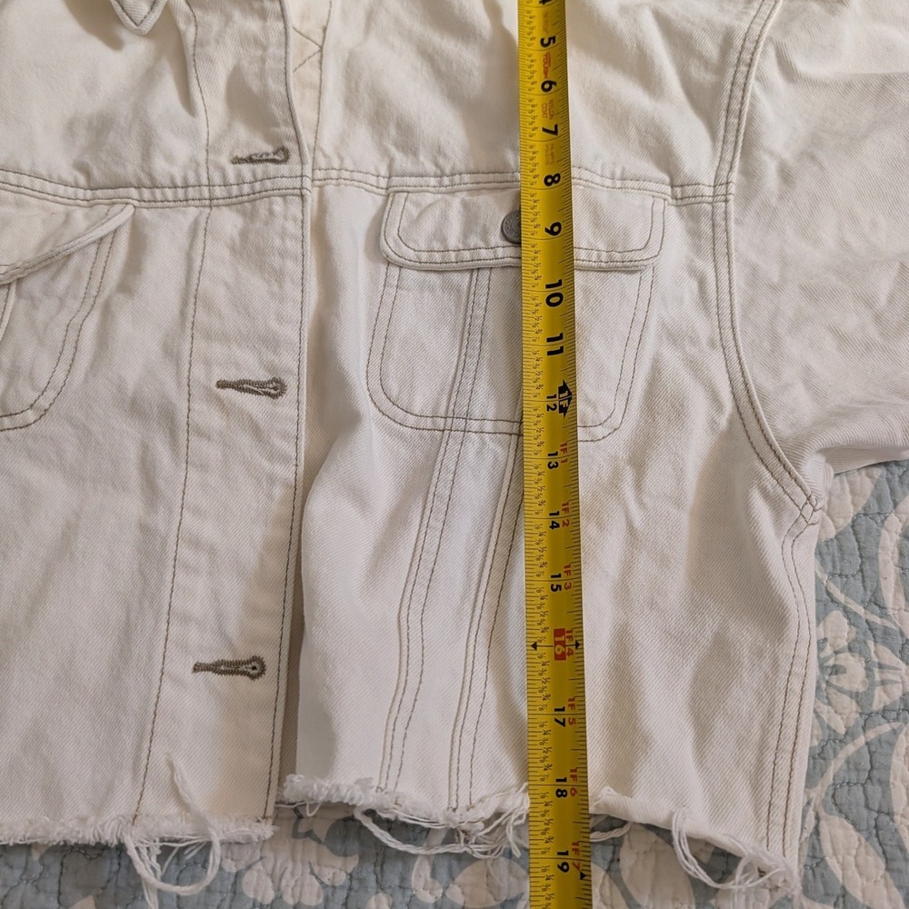 Abercrombie & Fitch‎ Cream Cropped Denim Jacket Raw Hem Off-White Womens Large - Picture 7 of 7